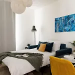 아파트 Residence U Zvonu Deluxe Apartments