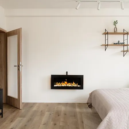 Lägenhet Residence U Zvonu Deluxe Apartments *