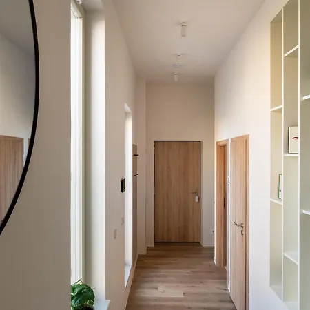 Lägenhet Residence U Zvonu Deluxe Apartments *